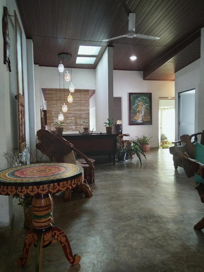 Barefoot Inn Kandy Exterior photo